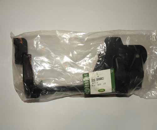 BUMPER MOUNT BKT CENTRE RH DIS3-RRS                DQG000063