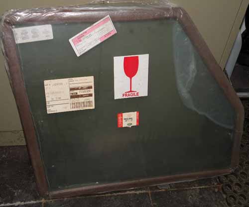 FRONT DOOR GLASS 4MM RH 4 DOOR RRC   MWC8436