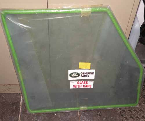 FRONT DOOR GLASS 4MM LH 4 DOOR RRC             MWC8437
