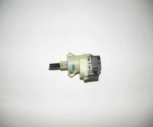 BRAKE LIGHT SWITCH P38         XKB500120
