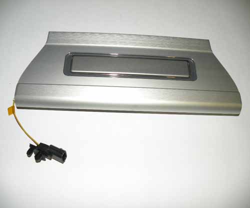 PLATE – DOOR SCUFF          LR038302