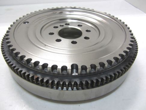 FLYWHEEL ASSY 2.4L DIESEL DEFENDER 07 LR033026