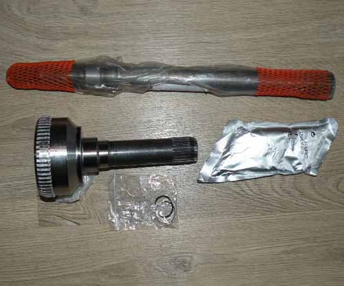 FRONT AXLE SHAFT RH 24 SPLINE  TDB500280