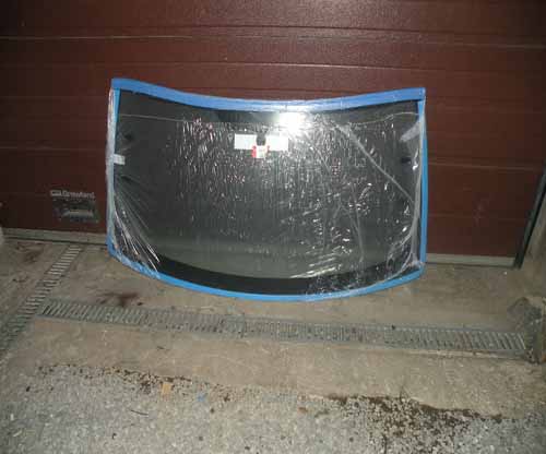 GLASS WINDSCREEN HEATED  CMB500631