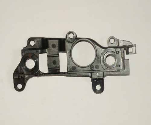 BRACKET LH, OUTBOARD XBU500090
