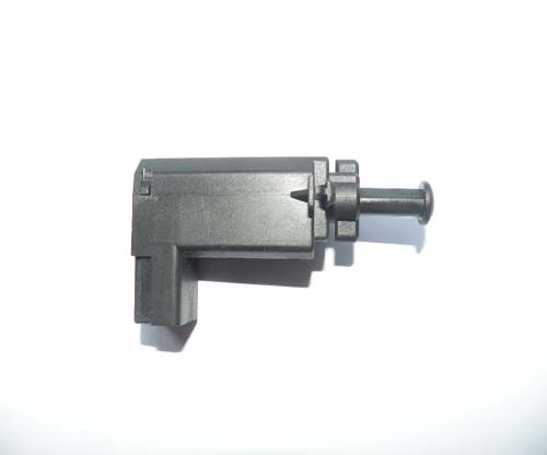 SWITCH ASSEMBLY-STOP LAMP XKB100170