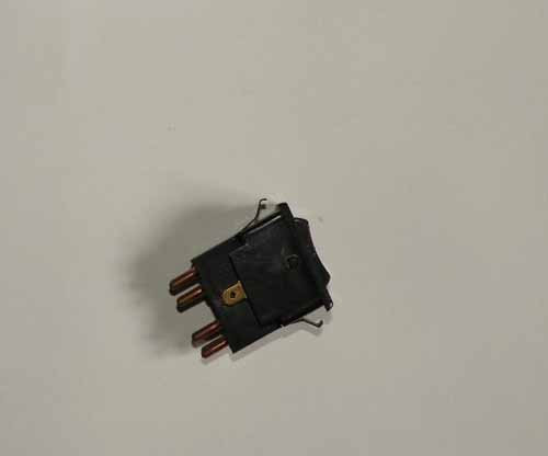 HAZARD WARNING SWITCH  YUF101490G