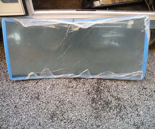 GLASS-LAMINATED-WINDSCREEN GREEN, MWC7895