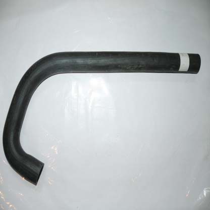 TUYAU SUPÉRIEUR DE RADIATEUR POUR SERVICE INTENSIF NRC6404