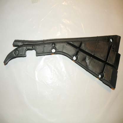 INSULATOR RH REAR LR043785